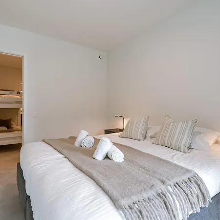 Huswell - Beautiful With Spacious Terrace Apartment