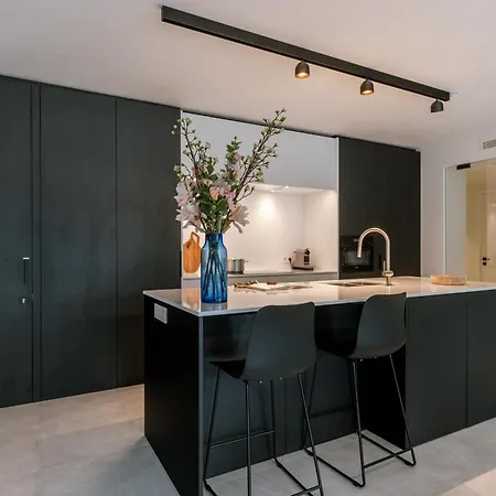 Huswell - Beautiful With Spacious Terrace *