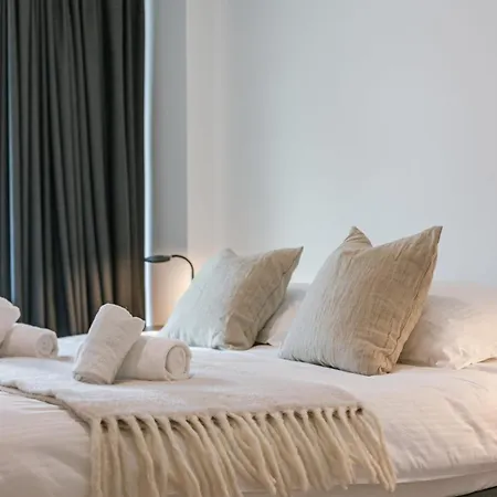 Huswell - Beautiful With Spacious Terrace Appartement *